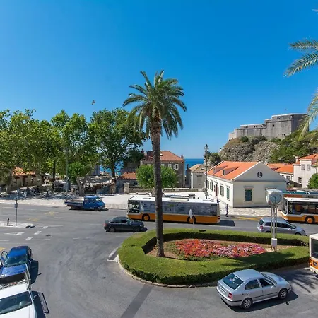 Guest house Tomato Old Town Entrance 3*